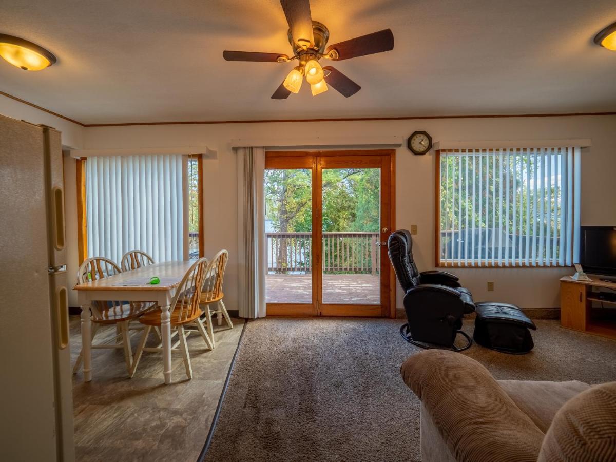Lake 'N Pines Motel Cooperstown Buitenkant foto