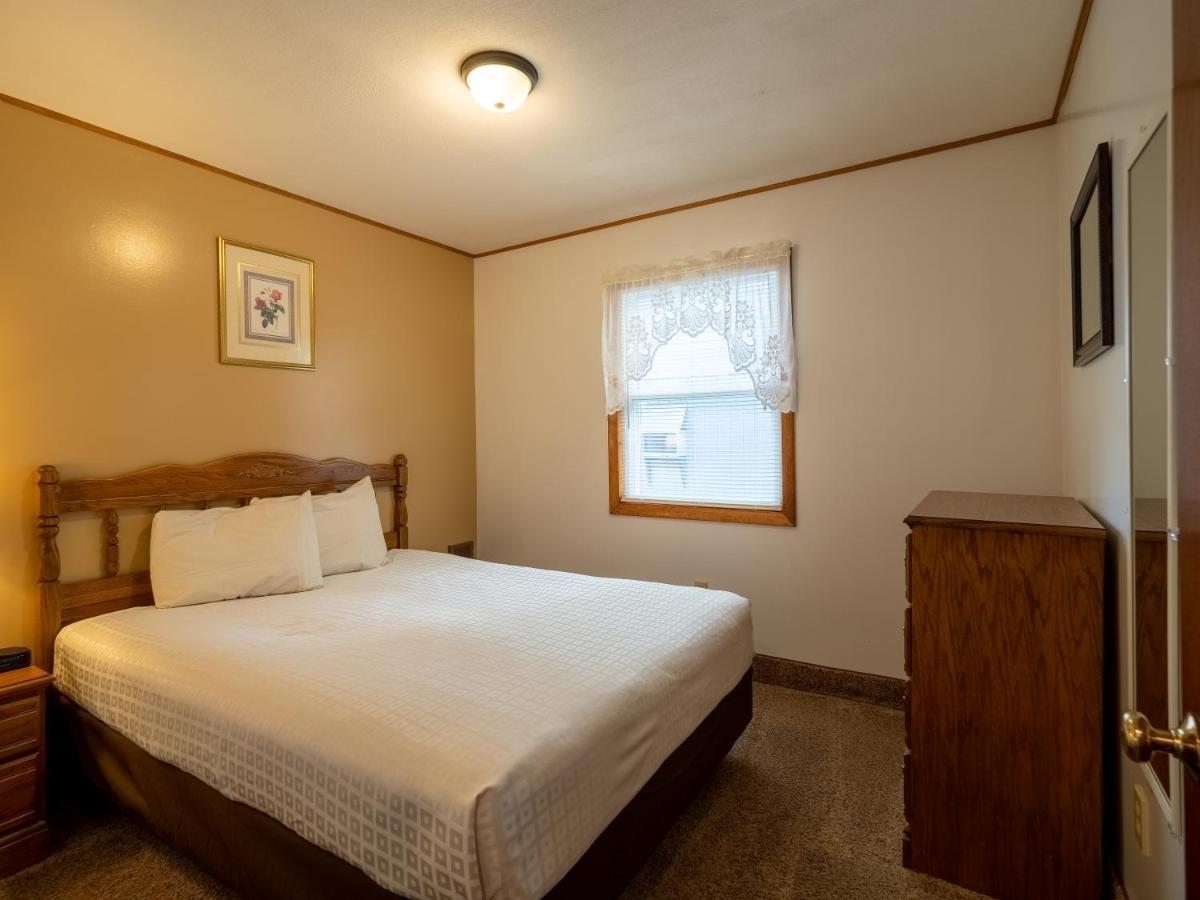 Lake 'N Pines Motel Cooperstown Buitenkant foto