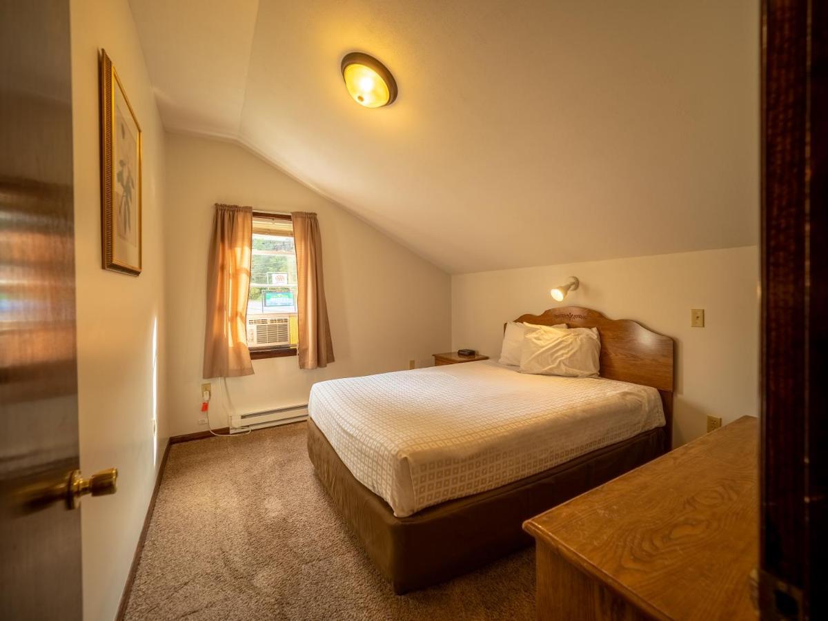 Lake 'N Pines Motel Cooperstown Buitenkant foto
