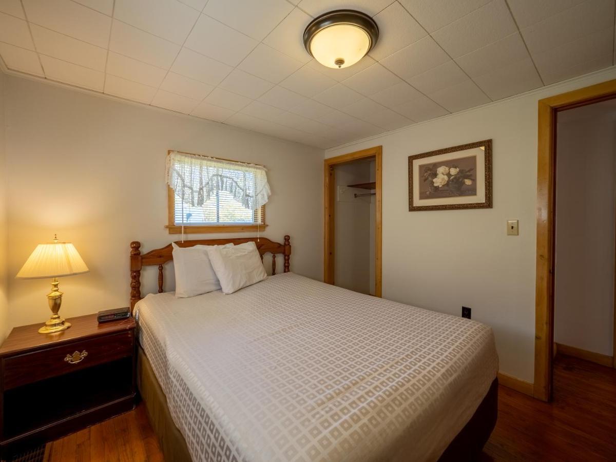 Lake 'N Pines Motel Cooperstown Buitenkant foto